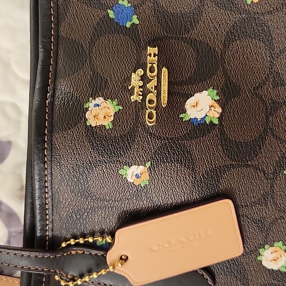 Coach bucket bag - Picture 3 of 8